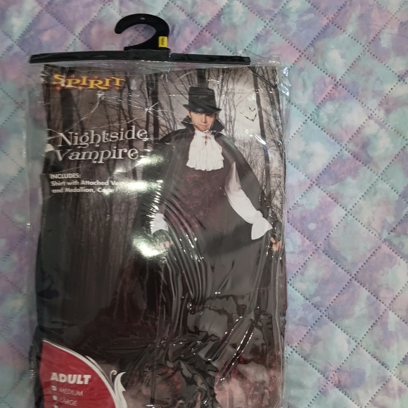 Adult Men's vampire costume from Spirit Halloween - Picture 3 of 3